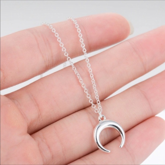 NEW Silver Bohemian Crescent Horn Moon Pendant ❤️ - Picture 4 of 5